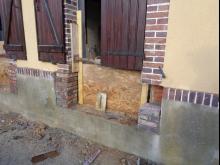 Rénovation complète d'une maison : modification des ouvertures, démolition, agrandissement, ravalement, terrasse avec escalier, menuiseries et couverture. (Pendant)