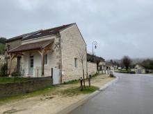 Un auvent en charpente et 2 ouvertures ont été effectué.