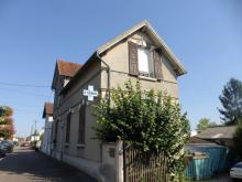 Les façades étaient isolées ,l'aspect général était en mauvais état.
